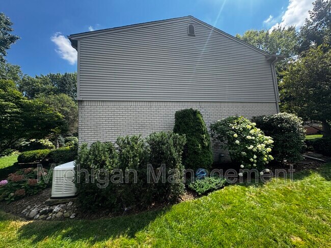 Building Photo - 42098 Banbury Rd