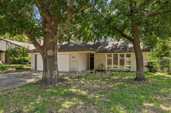 Primary Photo - 2024 Robinson St