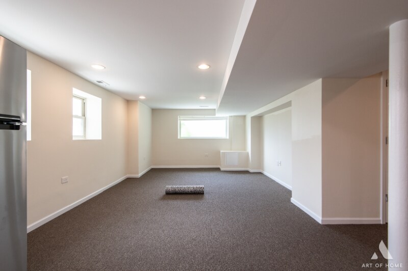 Building Photo - 3301 N Kilbourn Ave