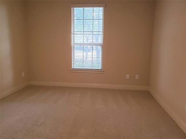 Building Photo - 5402 Valley Country Ln