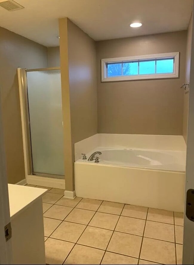 Building Photo - 3/2 for rent in Reservoir East in Brandon ...