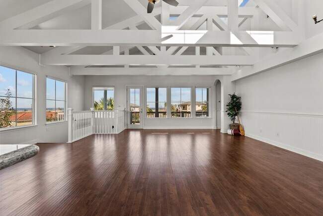 Building Photo - 2727 E Bayshore Dr