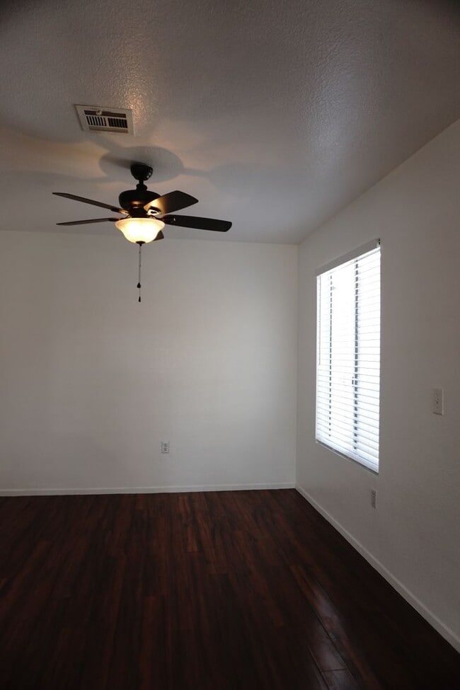 Building Photo - NEWLY RENOVATED 3BD/2BA CONDO W/ 2 CAR GARAGE