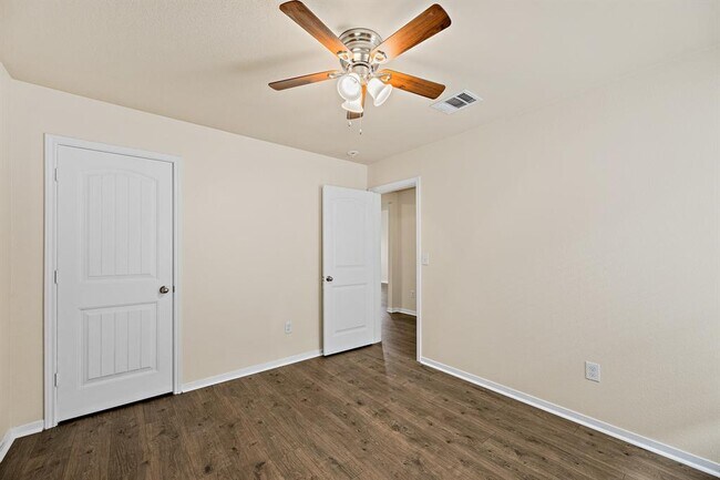Building Photo - 5916 Montrelia Dr