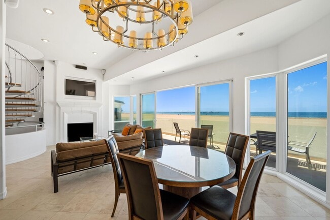 Building Photo - 3525 Ocean Dr