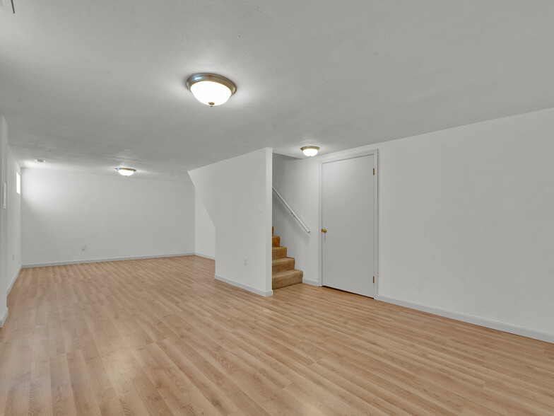 Building Photo - 449 Madrina Ct