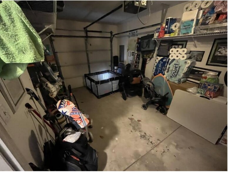 Building Photo - 3255 N Bay Ct