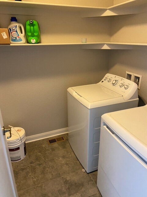 Building Photo - "Spacious 4-Bedroom Sanctuary with 3.5 Bat...