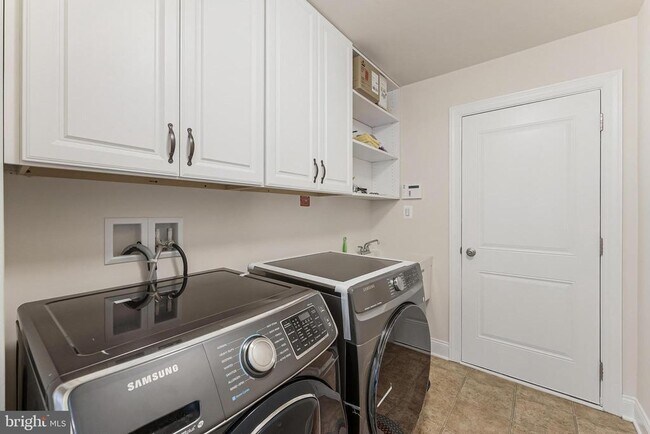 Building Photo - 22507 Bowens Wharf Pl