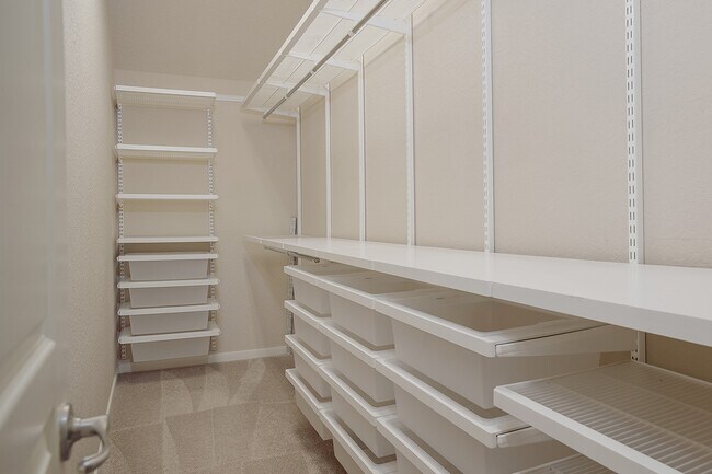 Building Photo - 138 Oriel Oaks Cir
