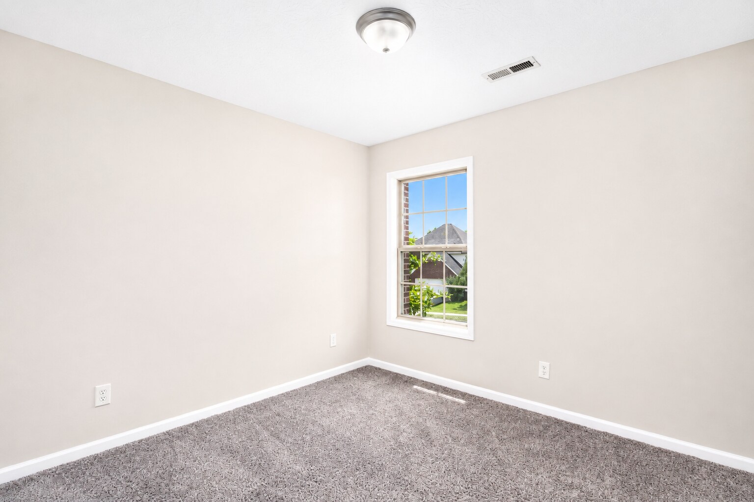 Building Photo - 565 Wellington Gardens Dr
