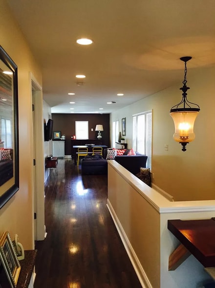 Unit 2 - 4538 Wentworth Ave