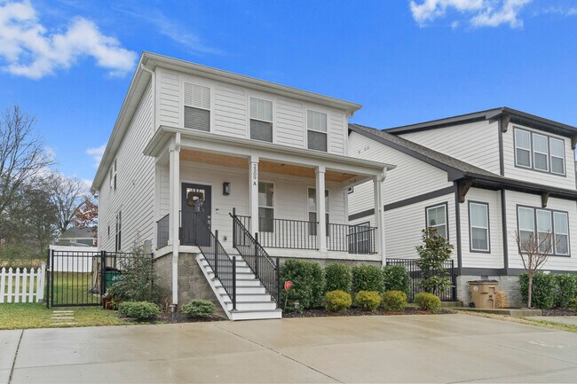 Building Photo - 2509A Solon Dr