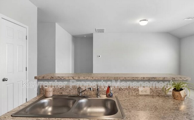 Building Photo - 1504 Chuck Wagon Dr