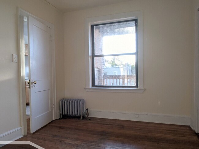Building Photo - 2334 N Spaulding Ave