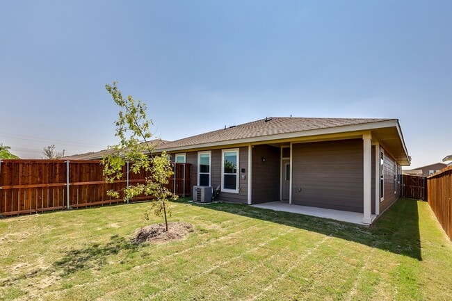 Building Photo - 657 Blackland dr
