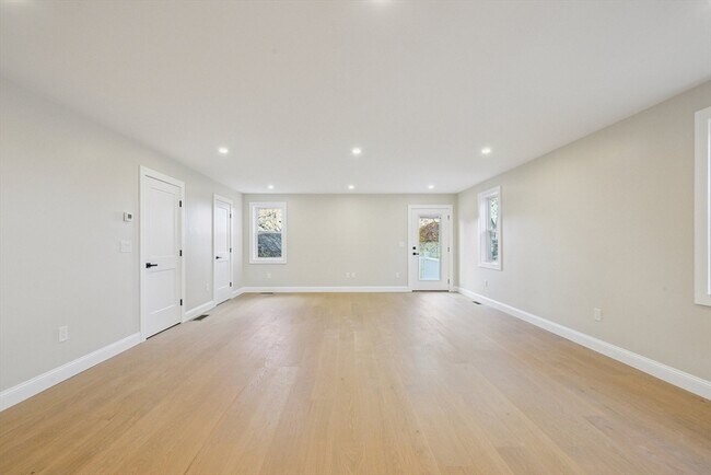 Building Photo - 108 Stowe St