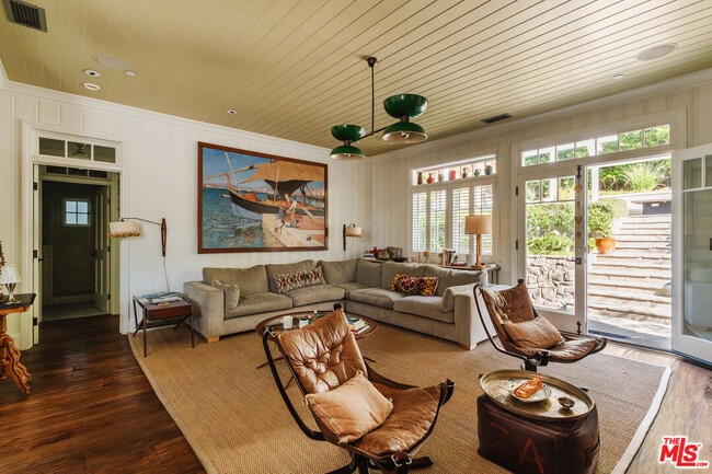 Building Photo - 430 Mesa Rd