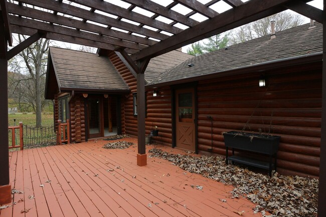 Building Photo - Gorgeous Log Cabin near West Lafayette!