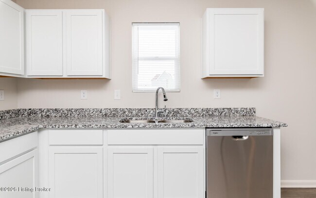 Building Photo - 104 Cool Crk Ct