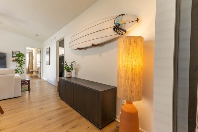 Building Photo - READY SOON! Beautifully Updated 3BR/2BA Ho...