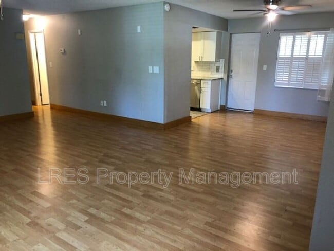 Building Photo - 1031 Columbia Ave