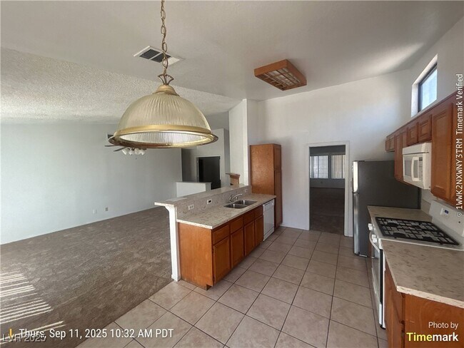 Building Photo - 3120 N Leafwood St