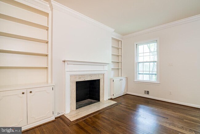 Building Photo - 3500 Hamlet Pl