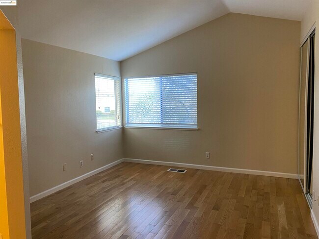 Building Photo - 5239 Woodside Way