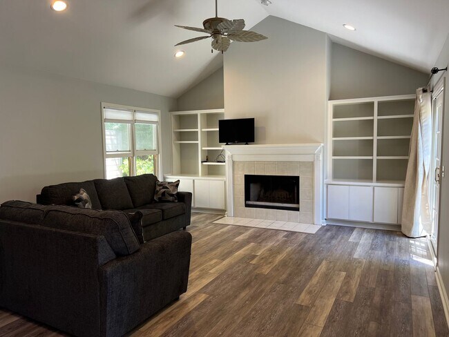 Building Photo - Lowcountry Style Home in Hilton Head Plantation- Unfurnished