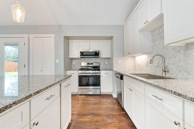 Building Photo - 3330 Darvany Dr