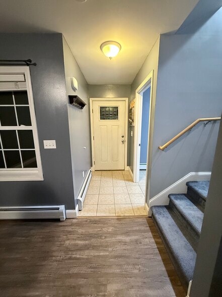 Front Entrance - 7 Pleasant Woods