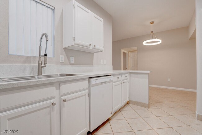 Building Photo - 6650 W Warm Springs Rd