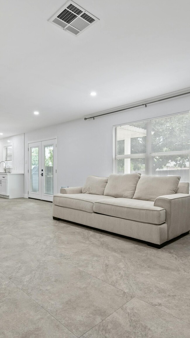 Building Photo - 3809 Haleys Way