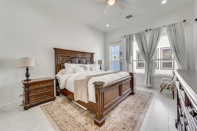 Building Photo - 2235 Lovedale Ave