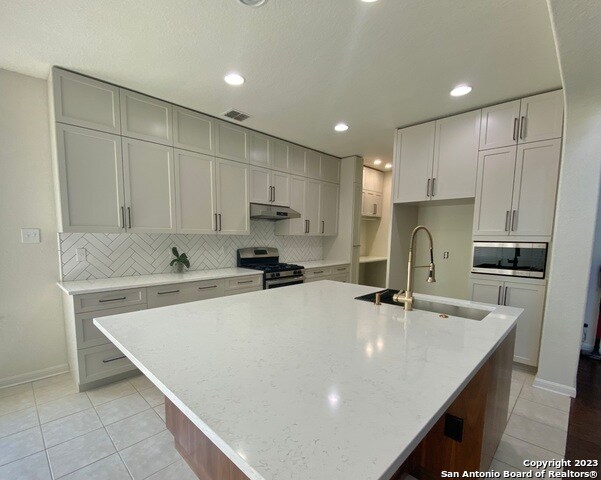 Building Photo - 6131 Gypsy Bell