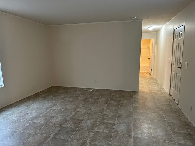 Building Photo - 2251 Wellington Green Dr