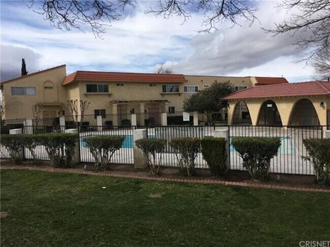 Building Photo - 43647 Stanridge Ave