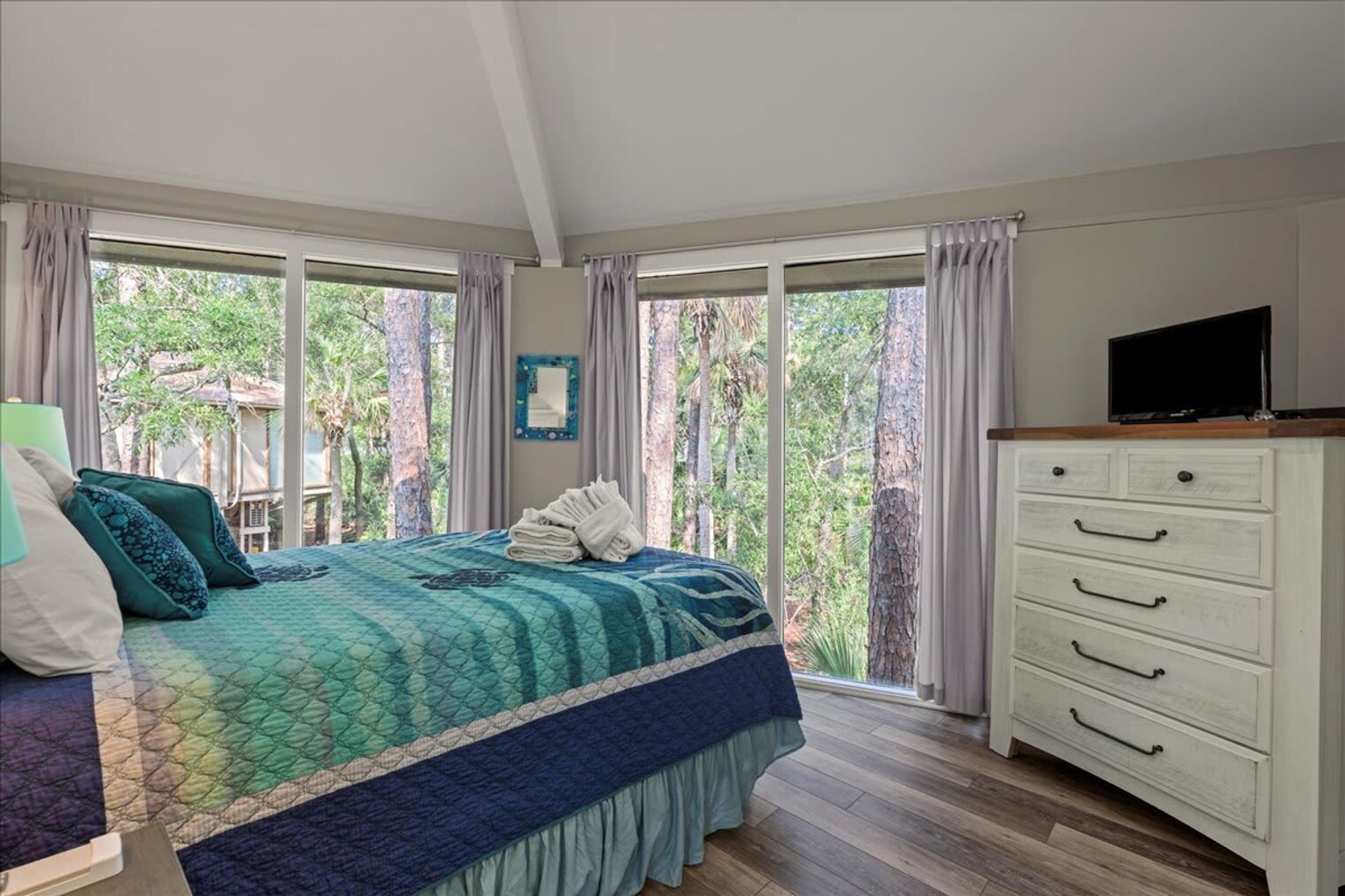 Building Photo - 2041 Deer Island Rd