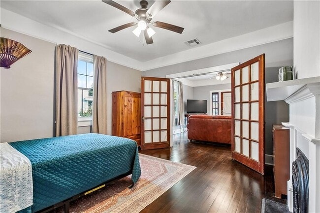 Building Photo - 915 Madison St