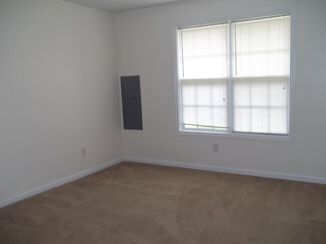 Building Photo - 413A Belgrade-Swansboro Rd