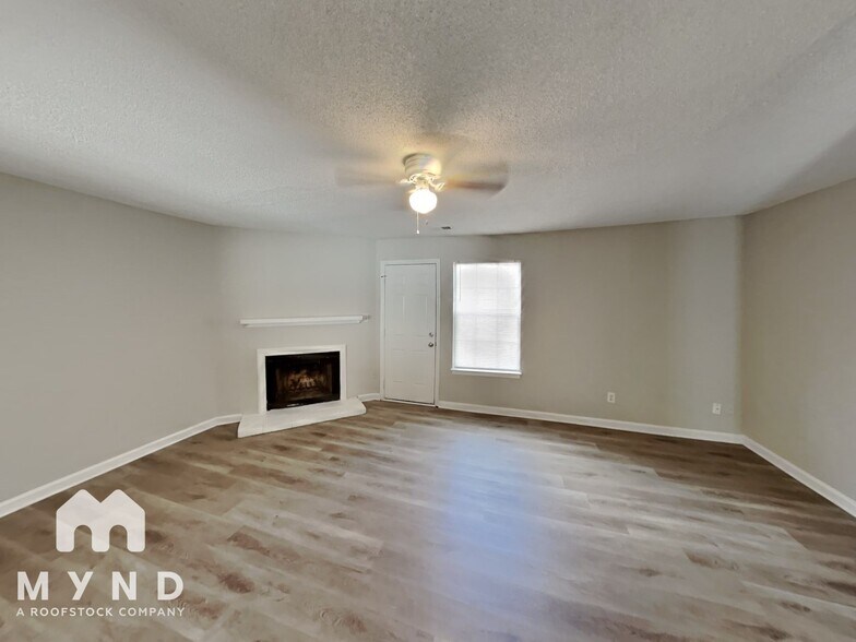 Building Photo - 530 Creekwood Cir S