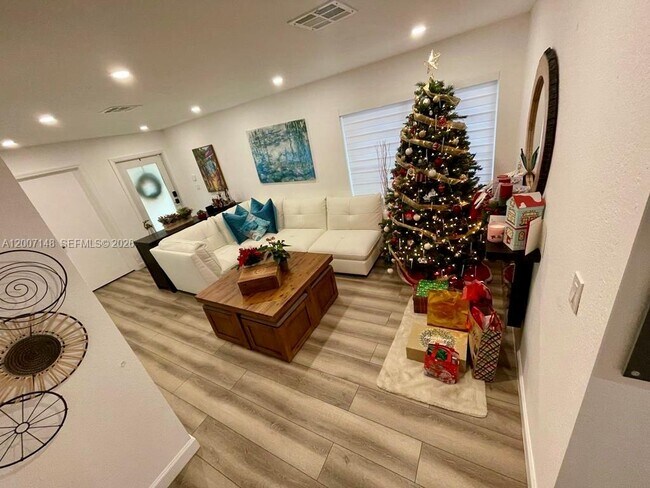 Building Photo - 1149 NW 126th Pl