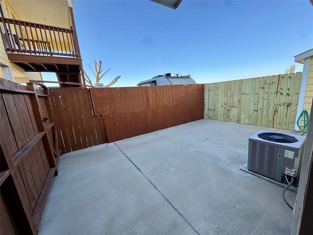 Building Photo - 5016 S I-35 Frontage Rd