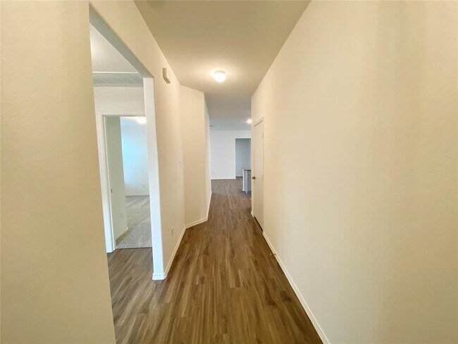 Building Photo - 204 Meaningful Dr
