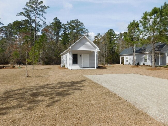 Building Photo - 240 Alexander Wy S