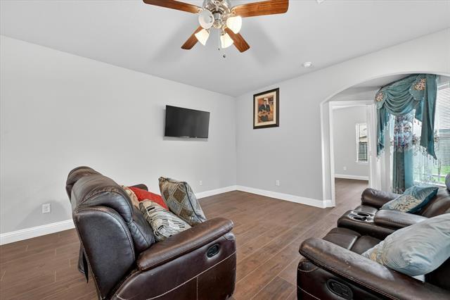 Building Photo - 7815 Cottonwood Dr