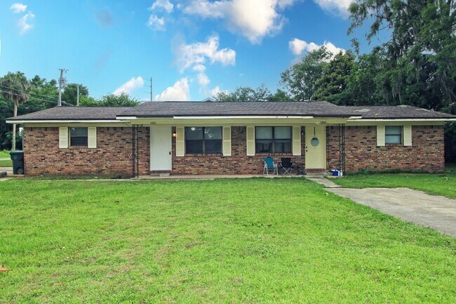 Building Photo - 2BR Duplex Near Blackwater River & Carpenter’s Park with Tile Flooring Throughout