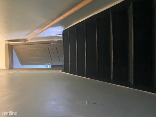 Building Photo - 3 br, 1 bath House - 121 Fairground Ave