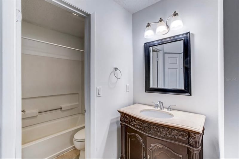 Building Photo - 2597 Grassy Point Dr